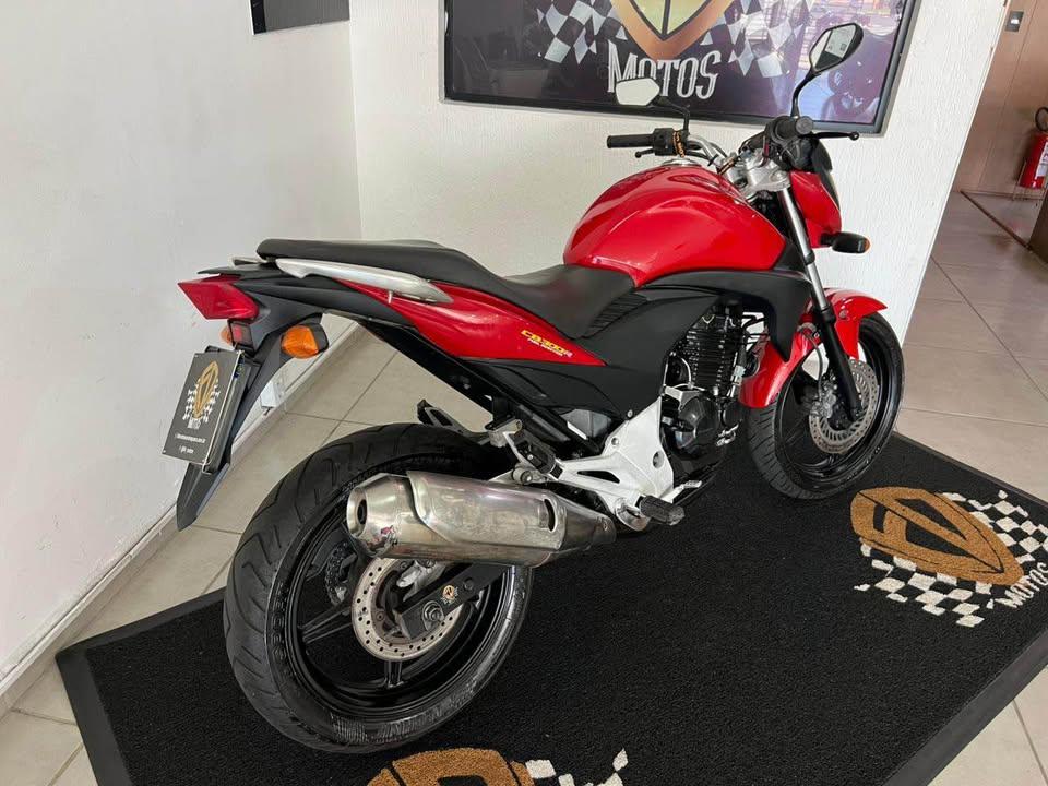 HONDA CB 300 R - Foto