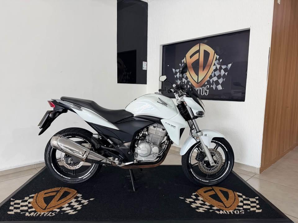 HONDA CB 300 R - Foto