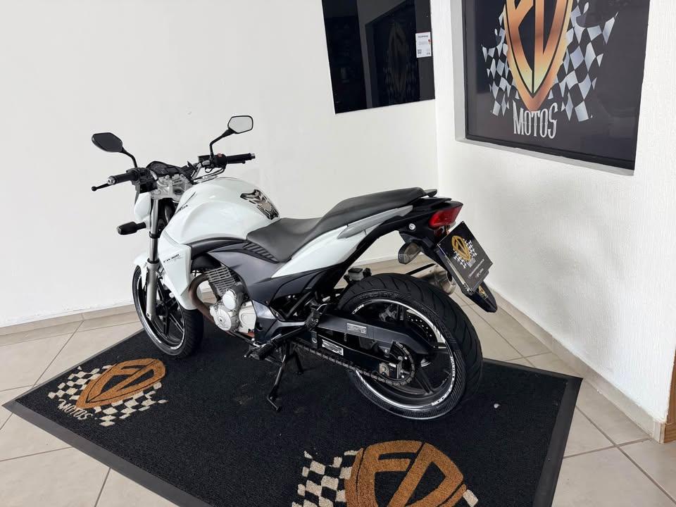 HONDA CB 300 R - Foto