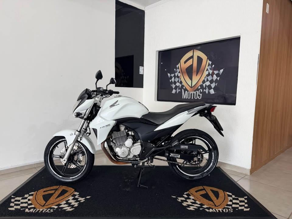 HONDA CB 300 R - Foto