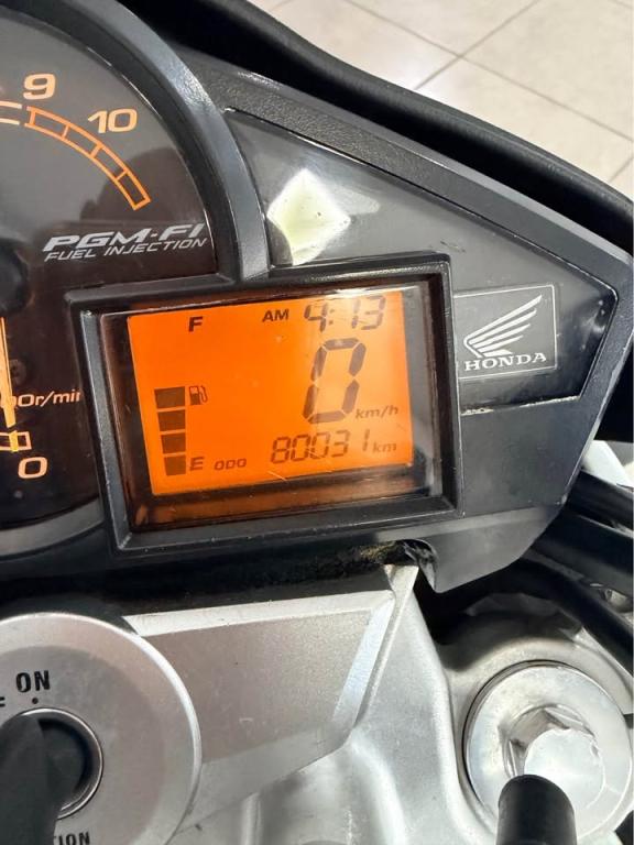 HONDA CB 300 R - Foto