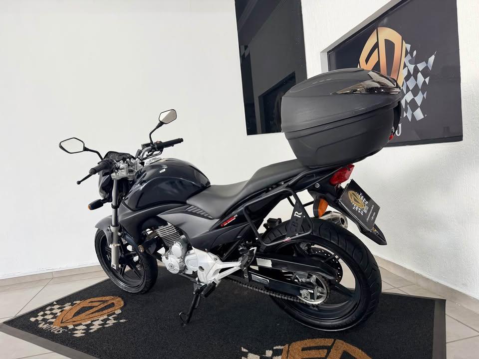 HONDA CB 300 R - Foto