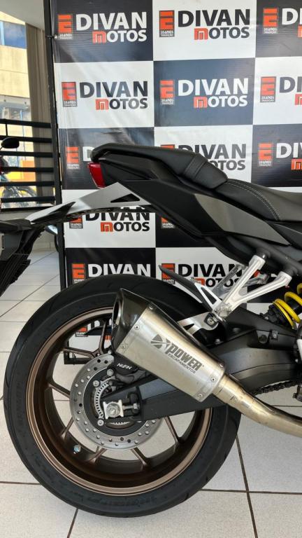 HONDA CB 650 R - Foto