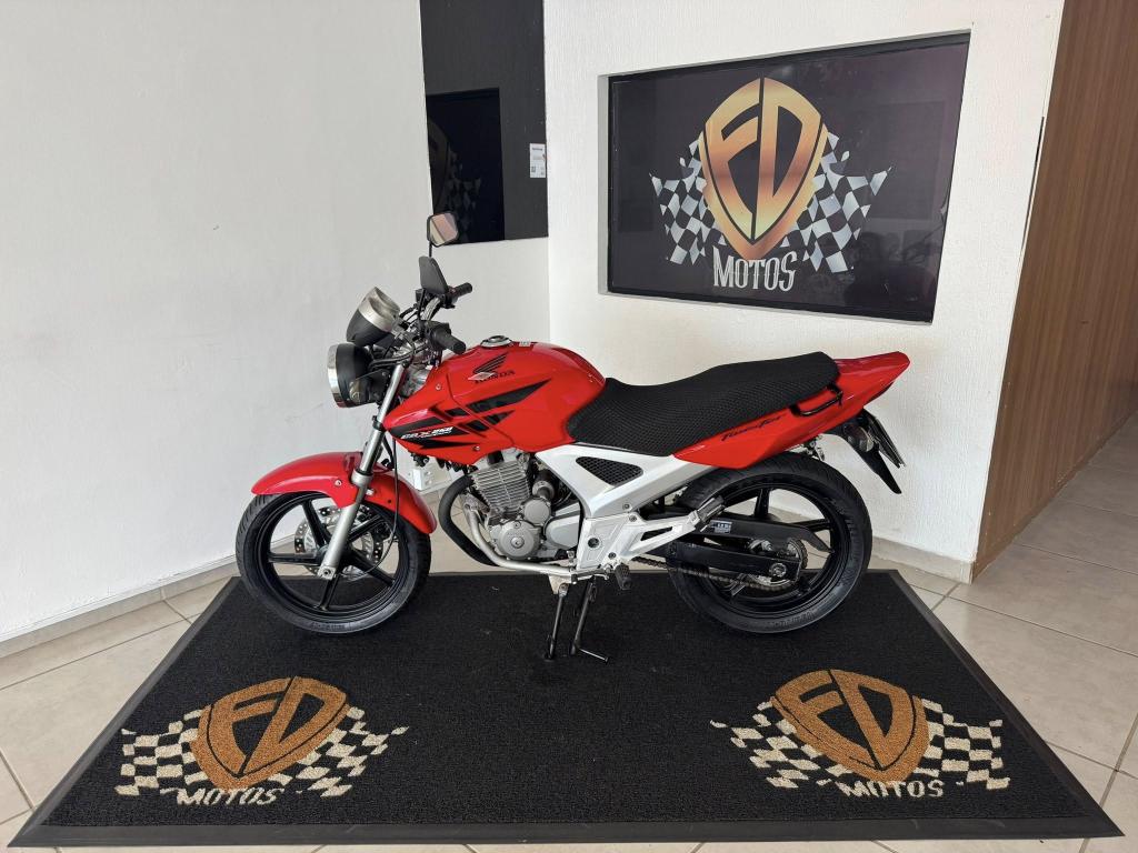 HONDA CBX Twister 250 - Foto