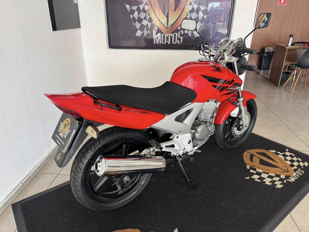 HONDA CBX Twister 250 - Foto