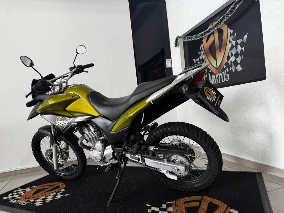 HONDA XRE 300 - Foto