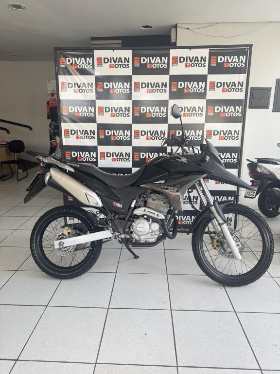 HONDA XRE 300 - Foto