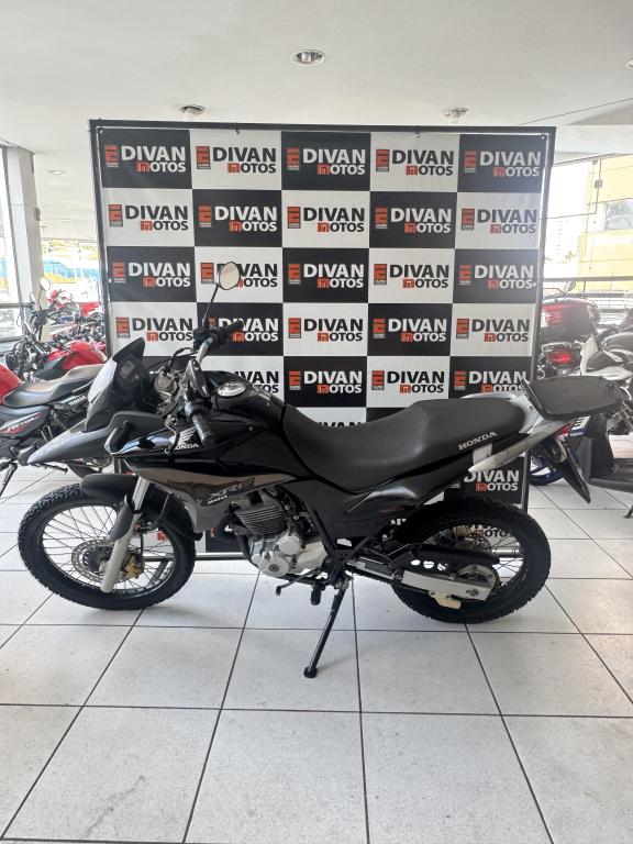 HONDA XRE 300 - Foto