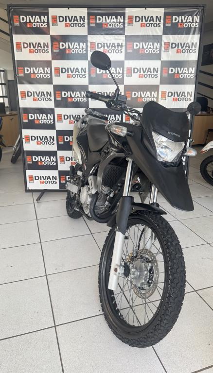 HONDA XRE 300 - Foto