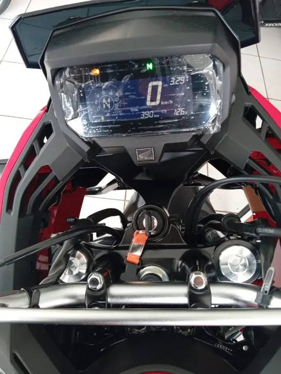 HONDA XRE 300 Sahara - Foto