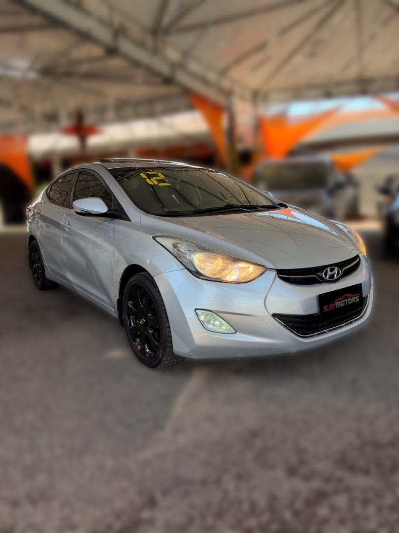 HYUNDAI Elantra - Foto