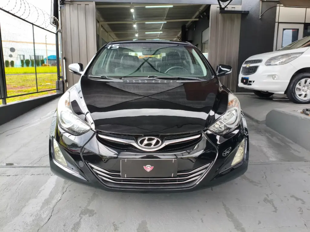 HYUNDAI Elantra - Foto