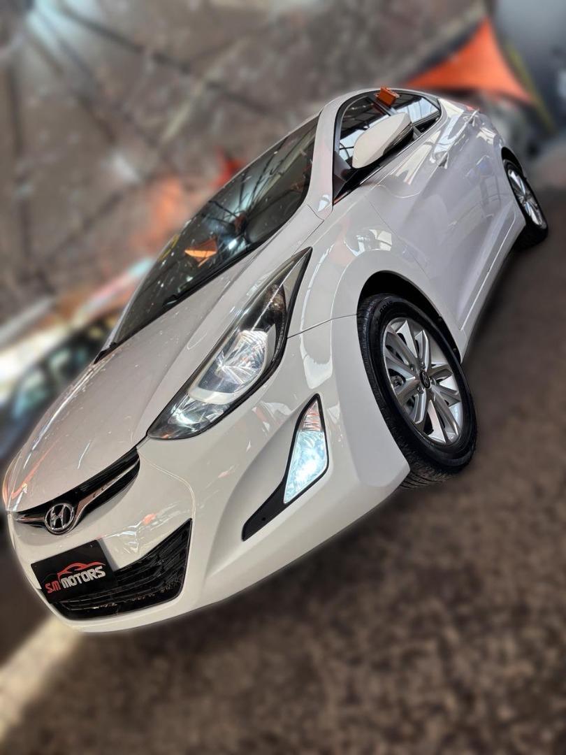 HYUNDAI Elantra - Foto