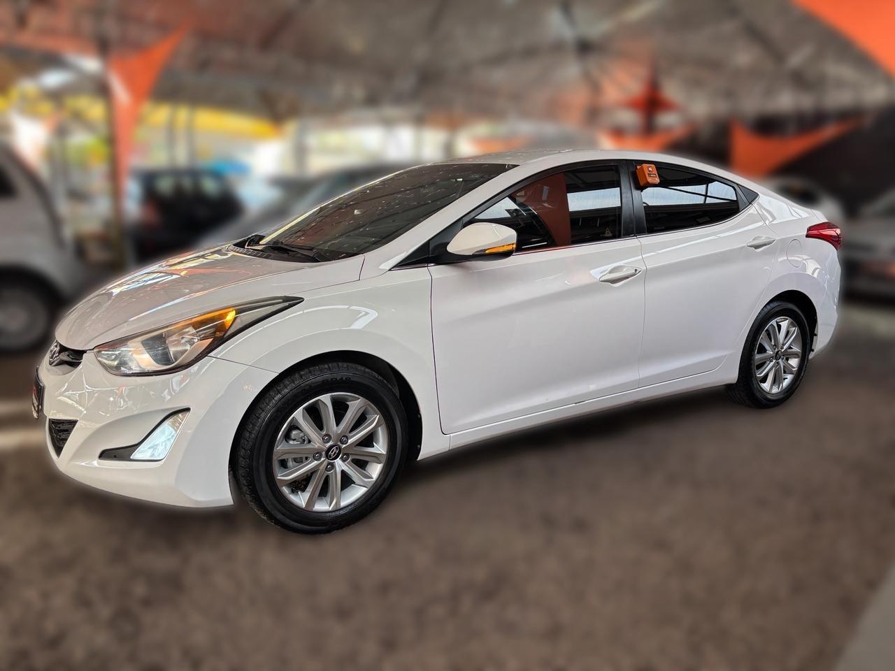 HYUNDAI Elantra - Foto