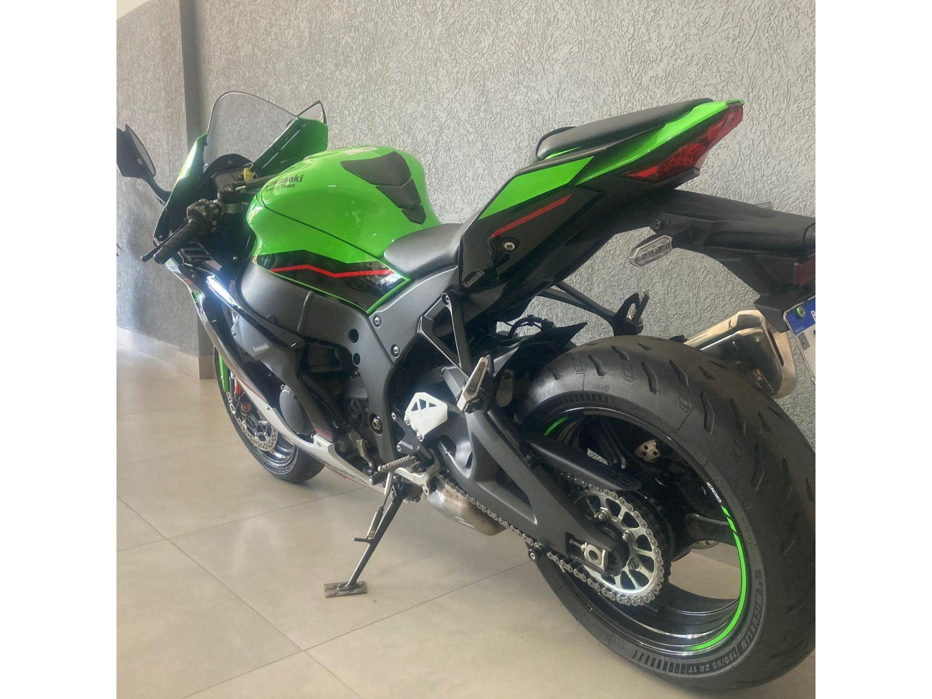 KAWASAKI ZX 10 R - Foto