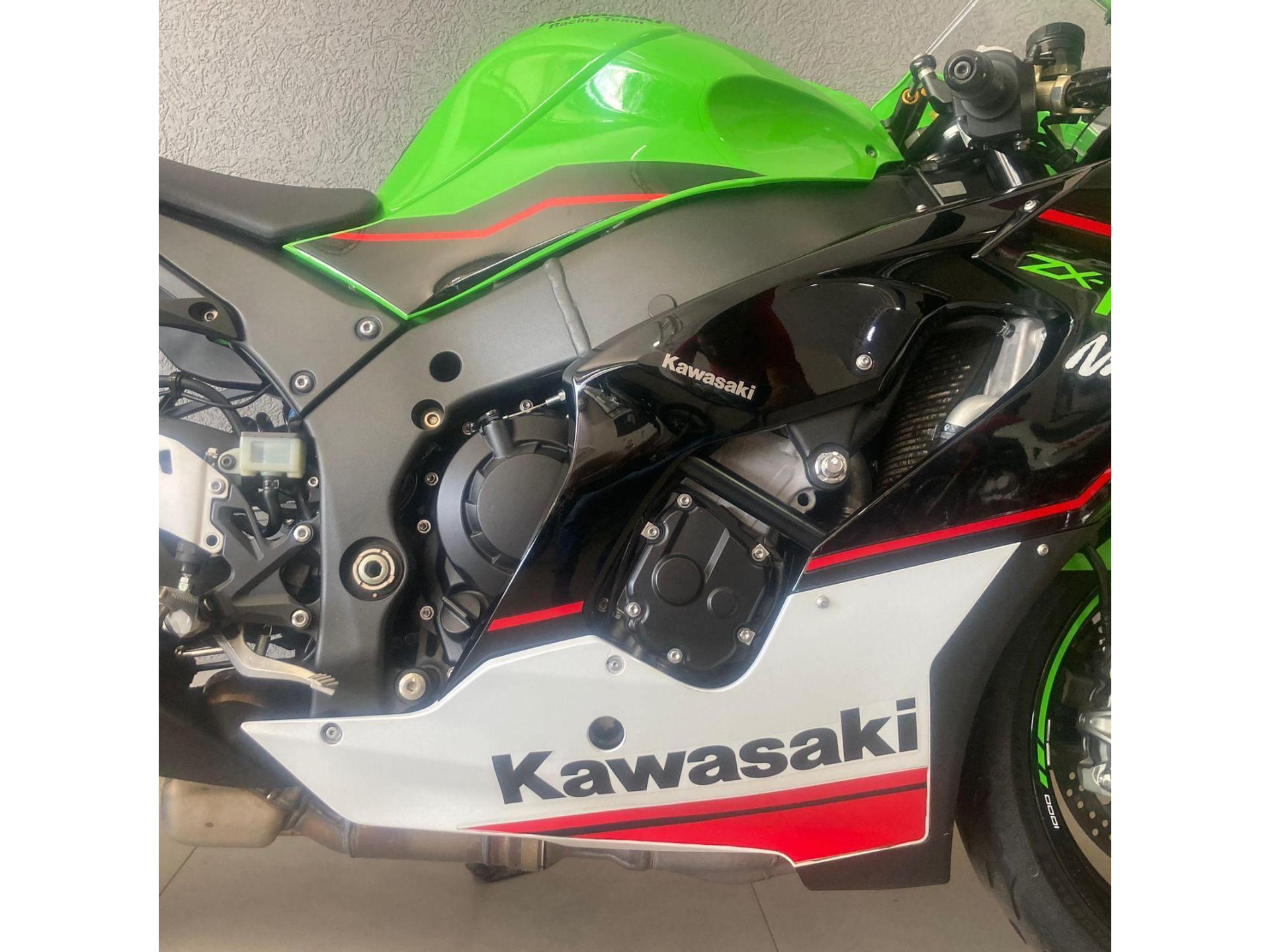 KAWASAKI ZX 10 R - Foto