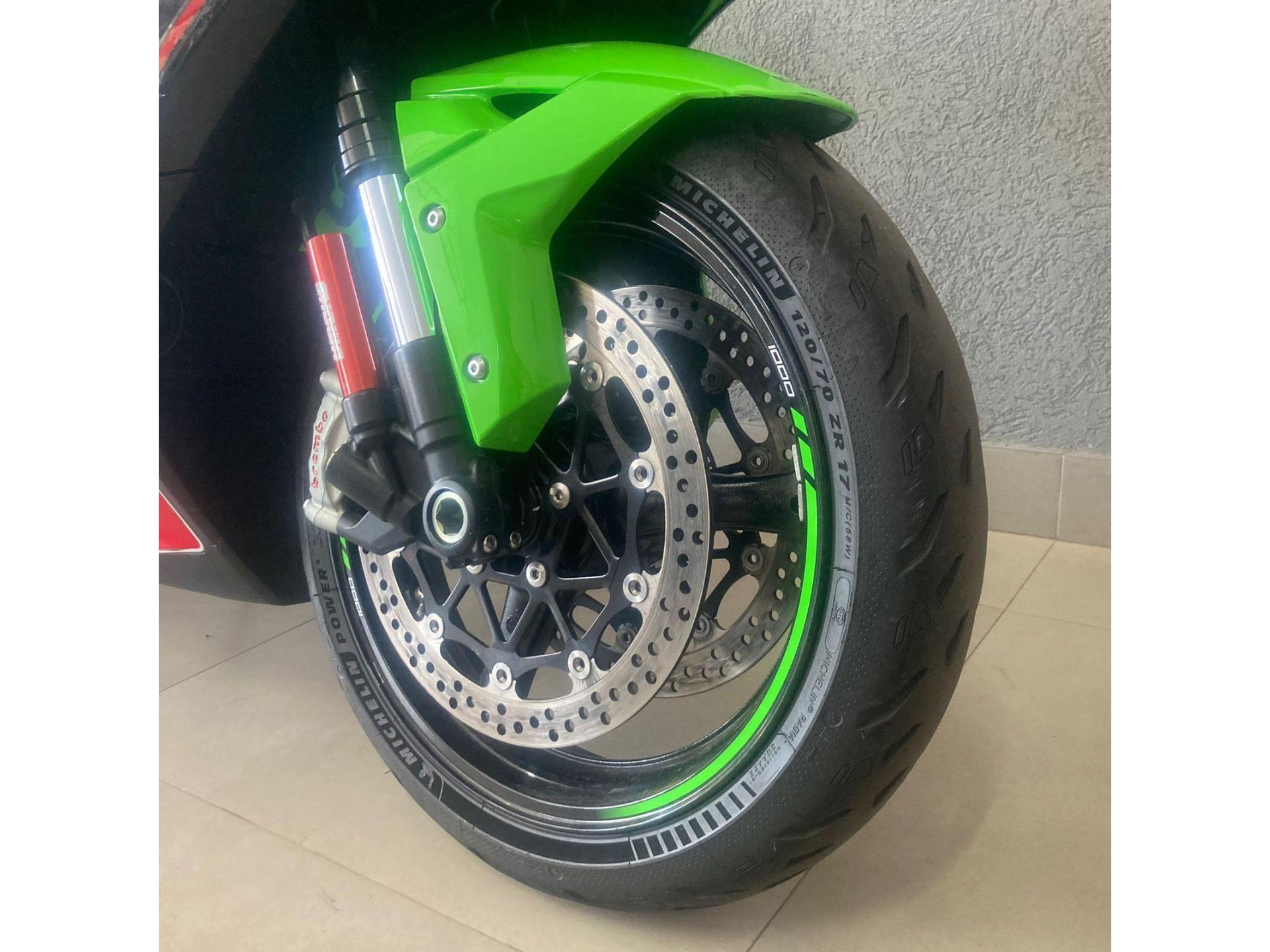 KAWASAKI ZX 10 R - Foto