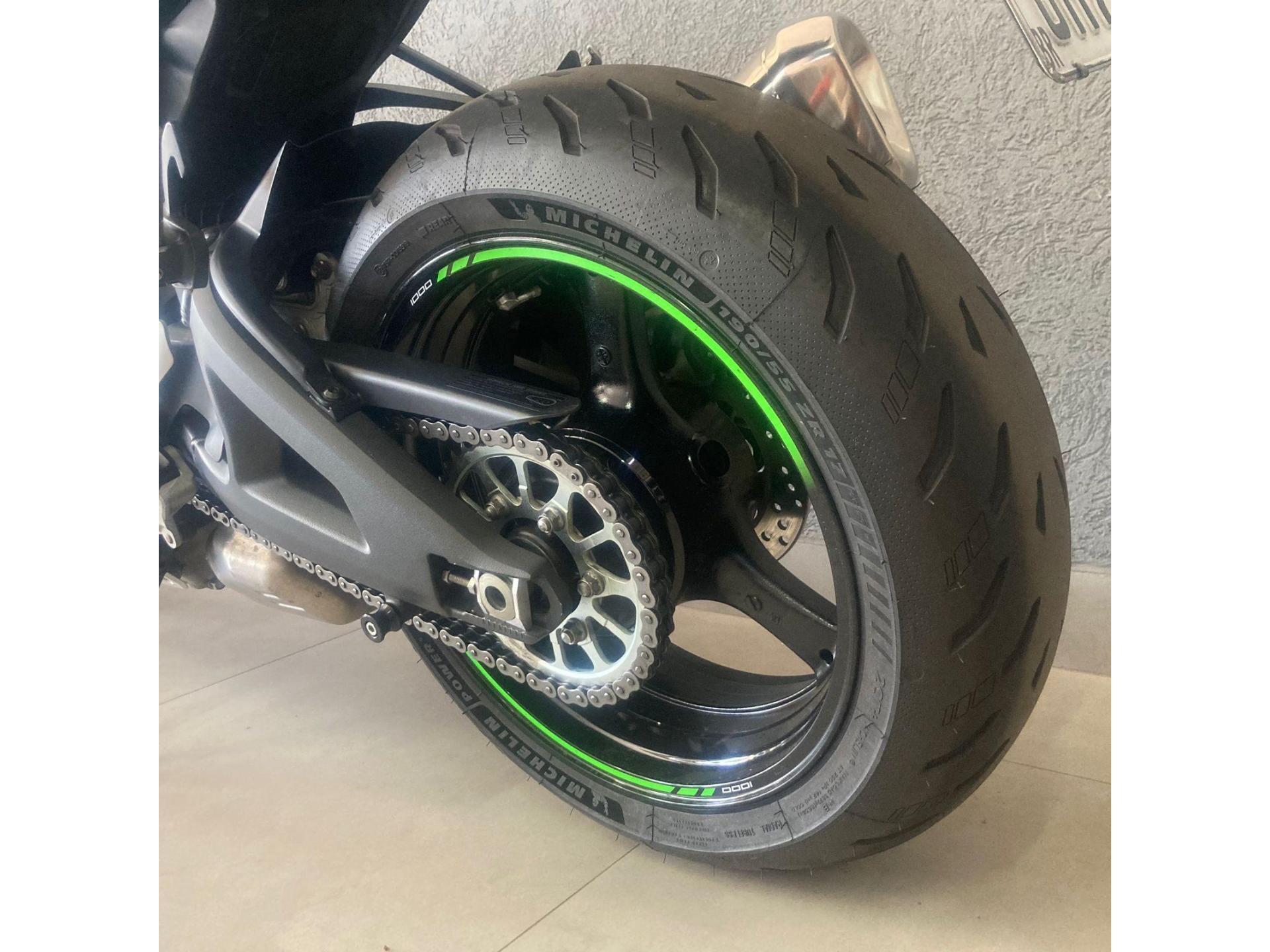 KAWASAKI ZX 10 R - Foto