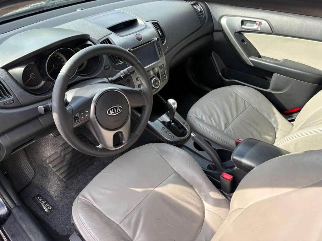 KIA Cerato Sedan - Foto