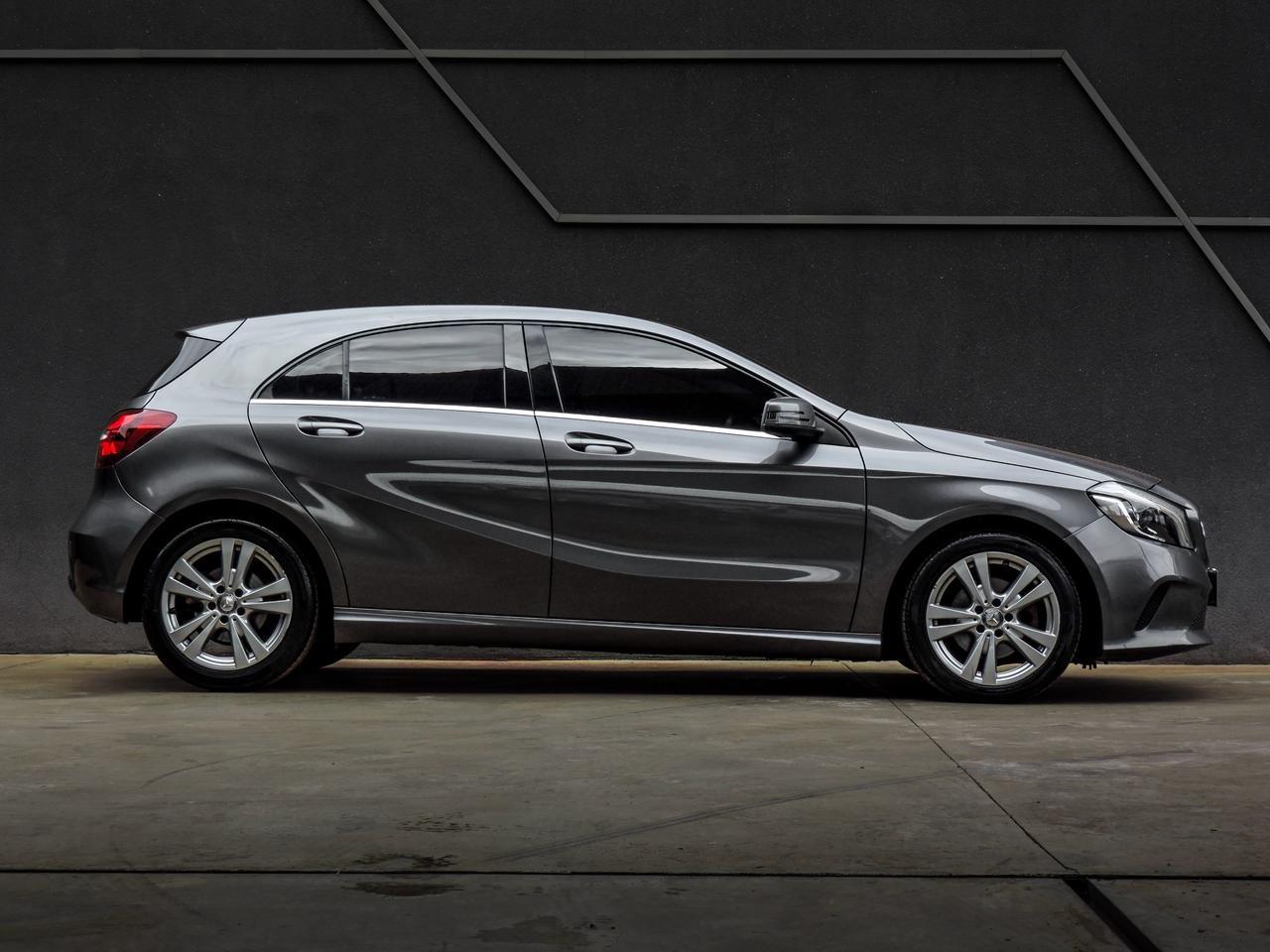 MERCEDES-BENZ A 200 - Foto