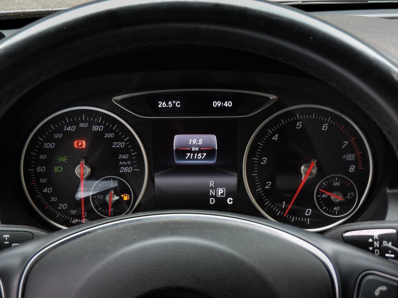 MERCEDES-BENZ A 200 - Foto