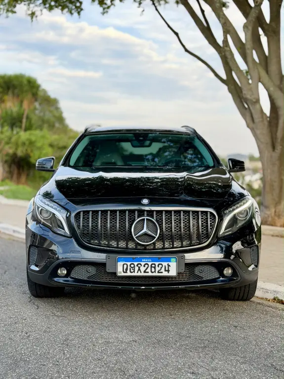 MERCEDES-BENZ GLA 200 - Foto
