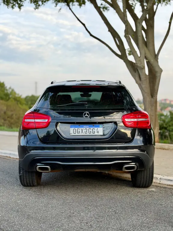 MERCEDES-BENZ GLA 200 - Foto