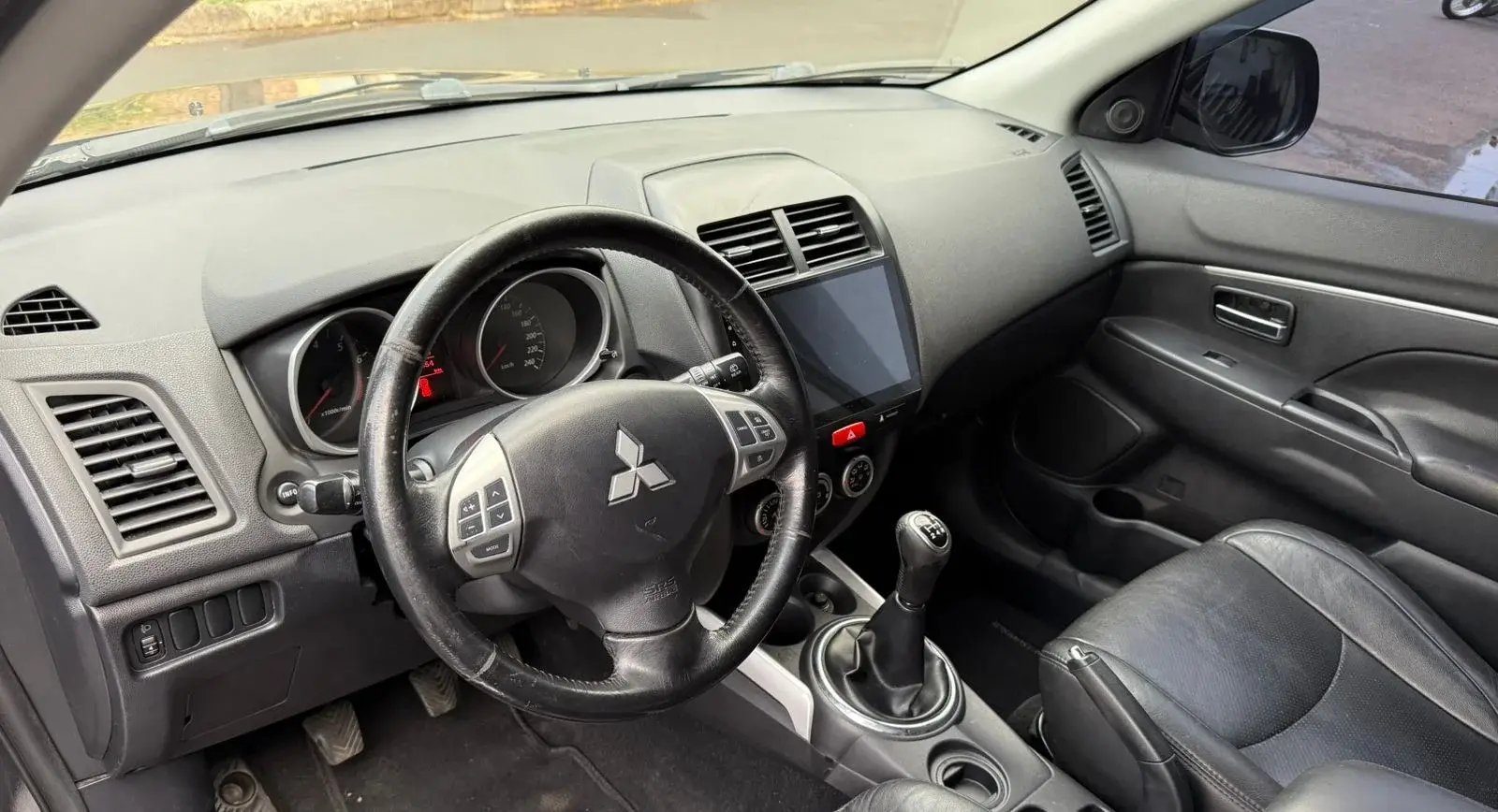 MITSUBISHI ASX - Foto