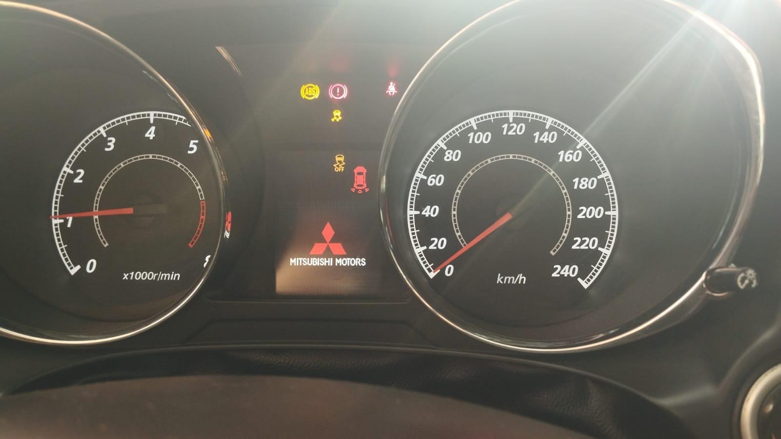 MITSUBISHI ASX - Foto