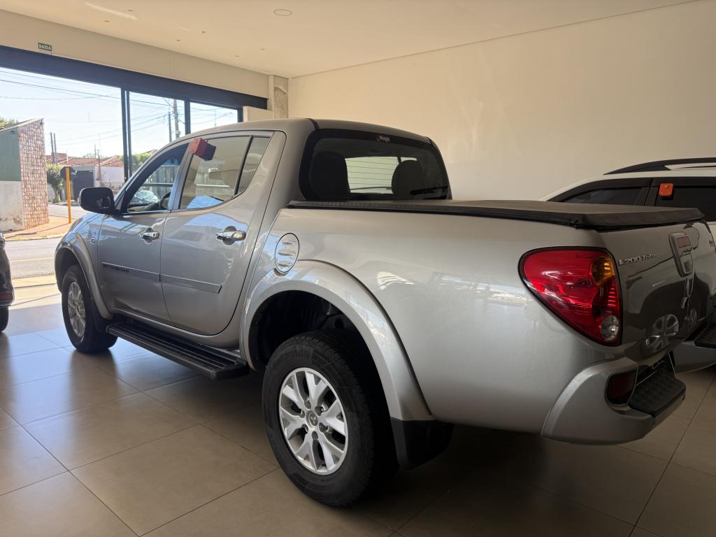 MITSUBISHI L 200 - Foto