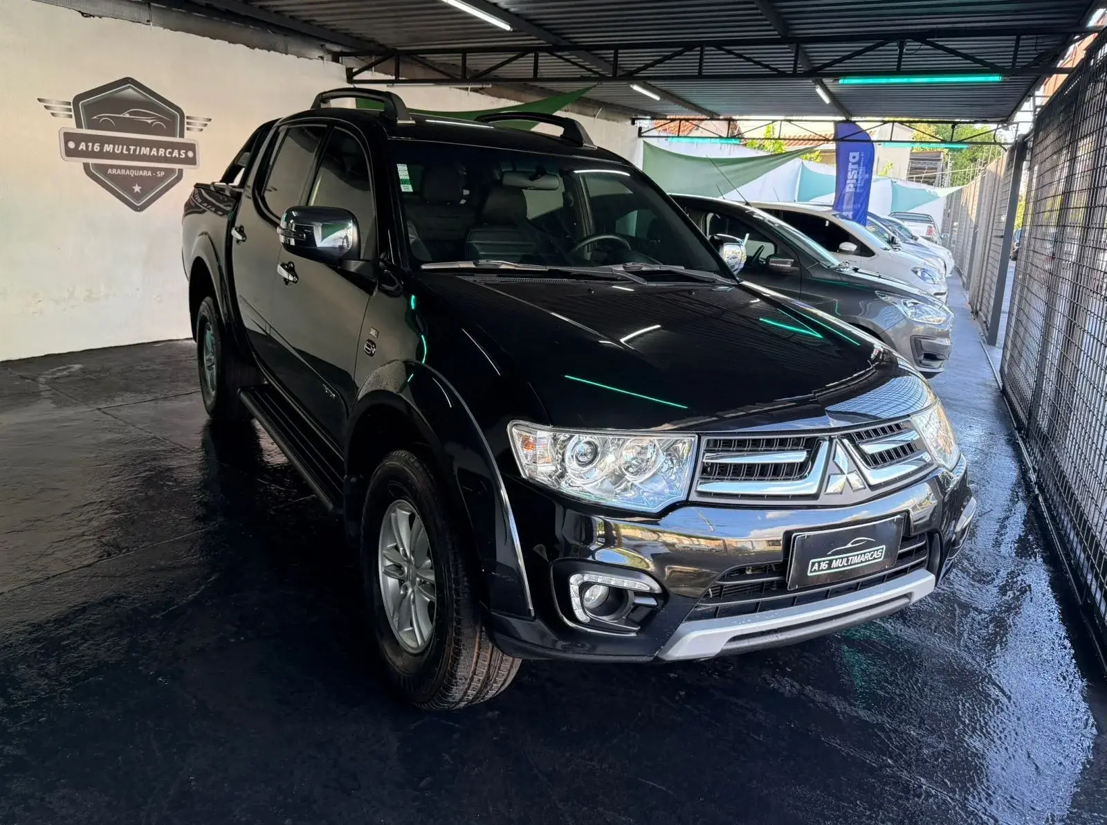 MITSUBISHI L 200 Triton