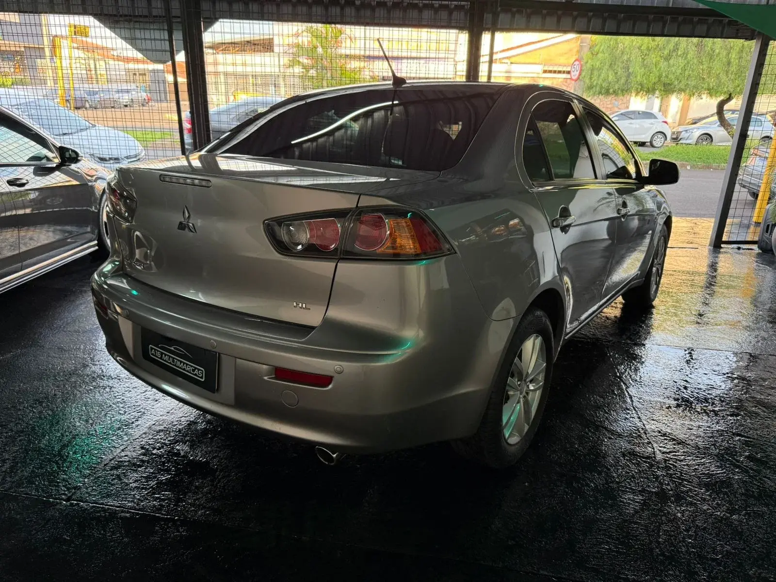 MITSUBISHI Lancer - Foto