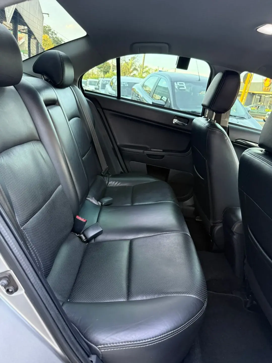 MITSUBISHI Lancer - Foto