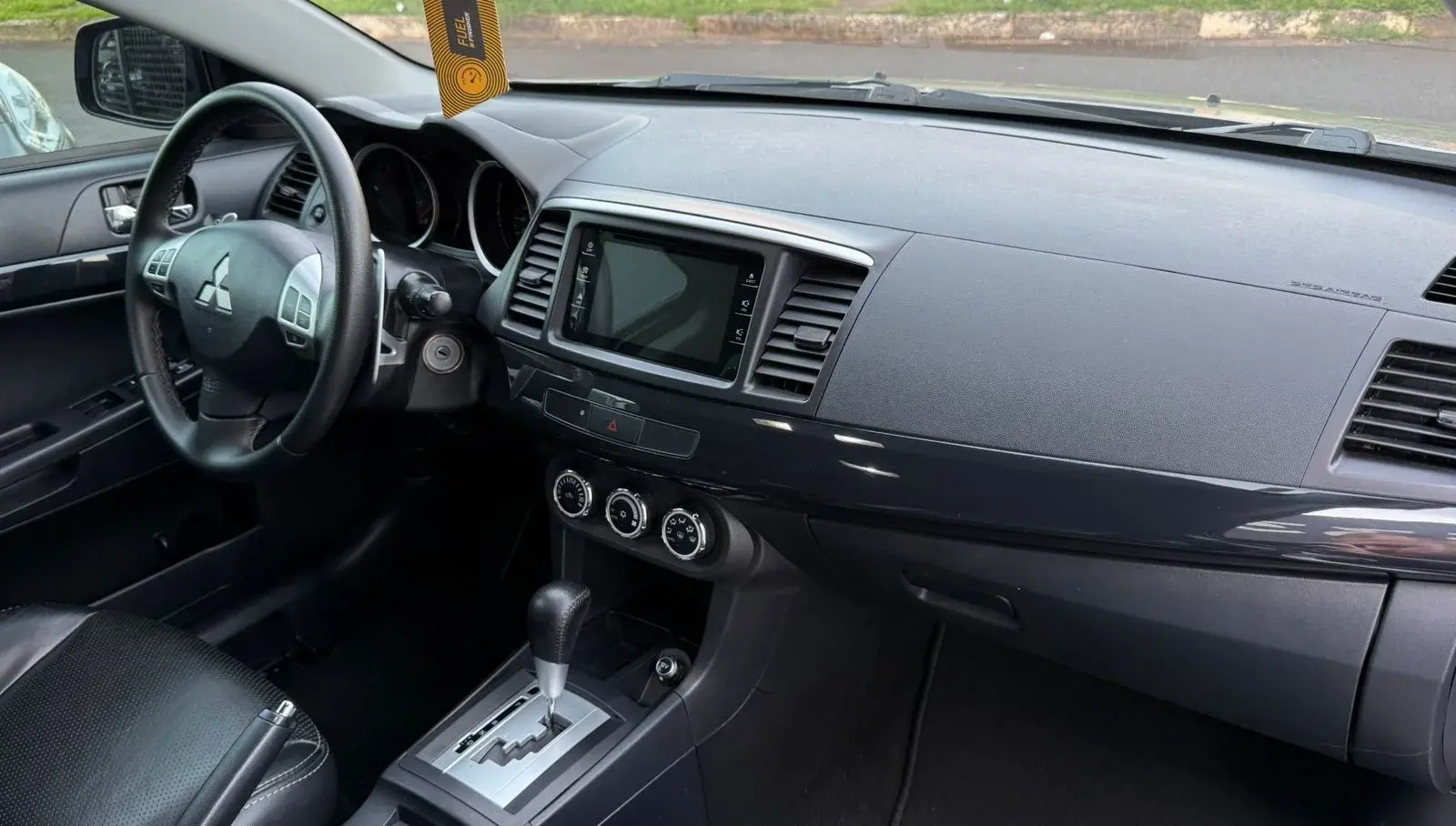 MITSUBISHI Lancer - Foto