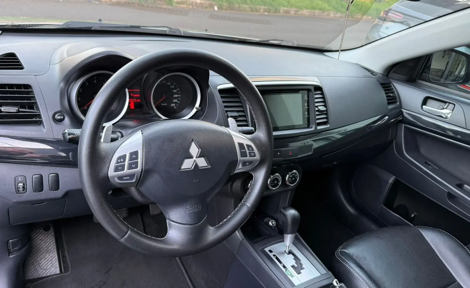 MITSUBISHI Lancer - Foto