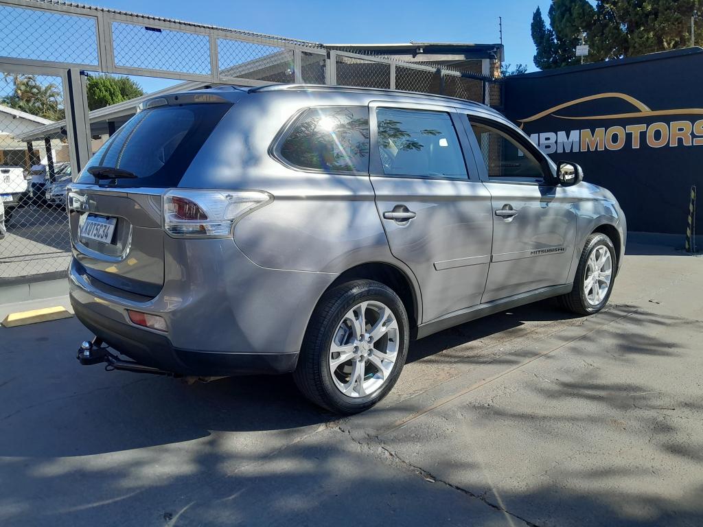 MITSUBISHI Outlander - Foto