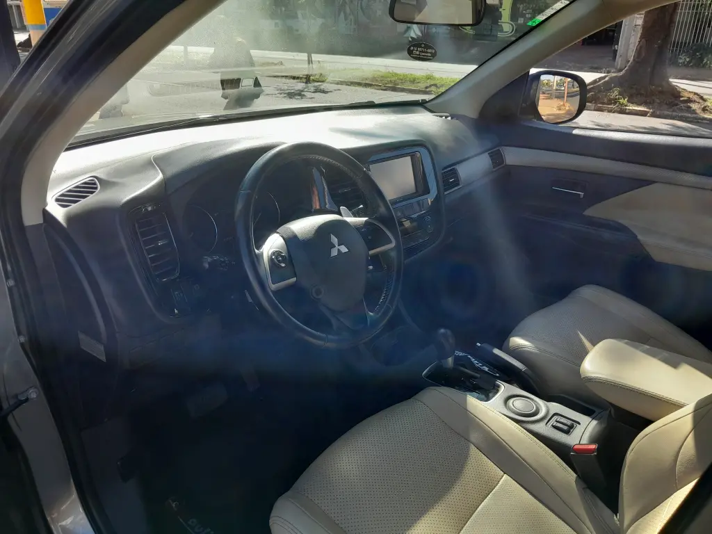 MITSUBISHI Outlander - Foto