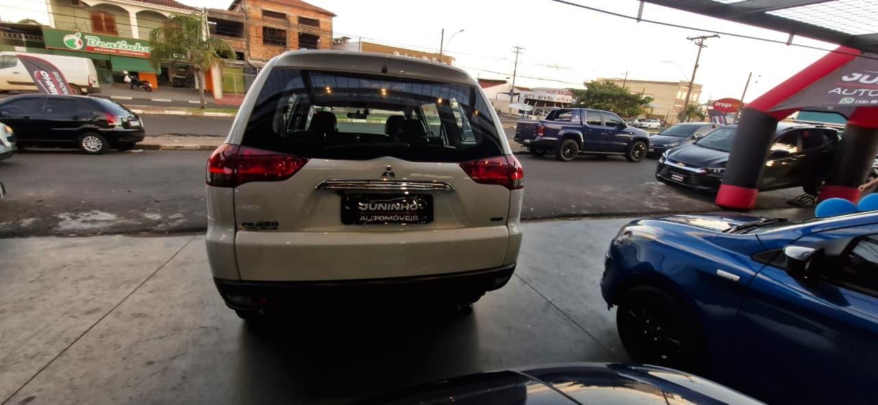 MITSUBISHI Pajero - Foto