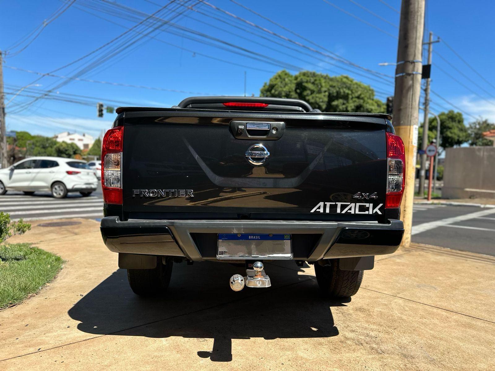 NISSAN Frontier - Foto