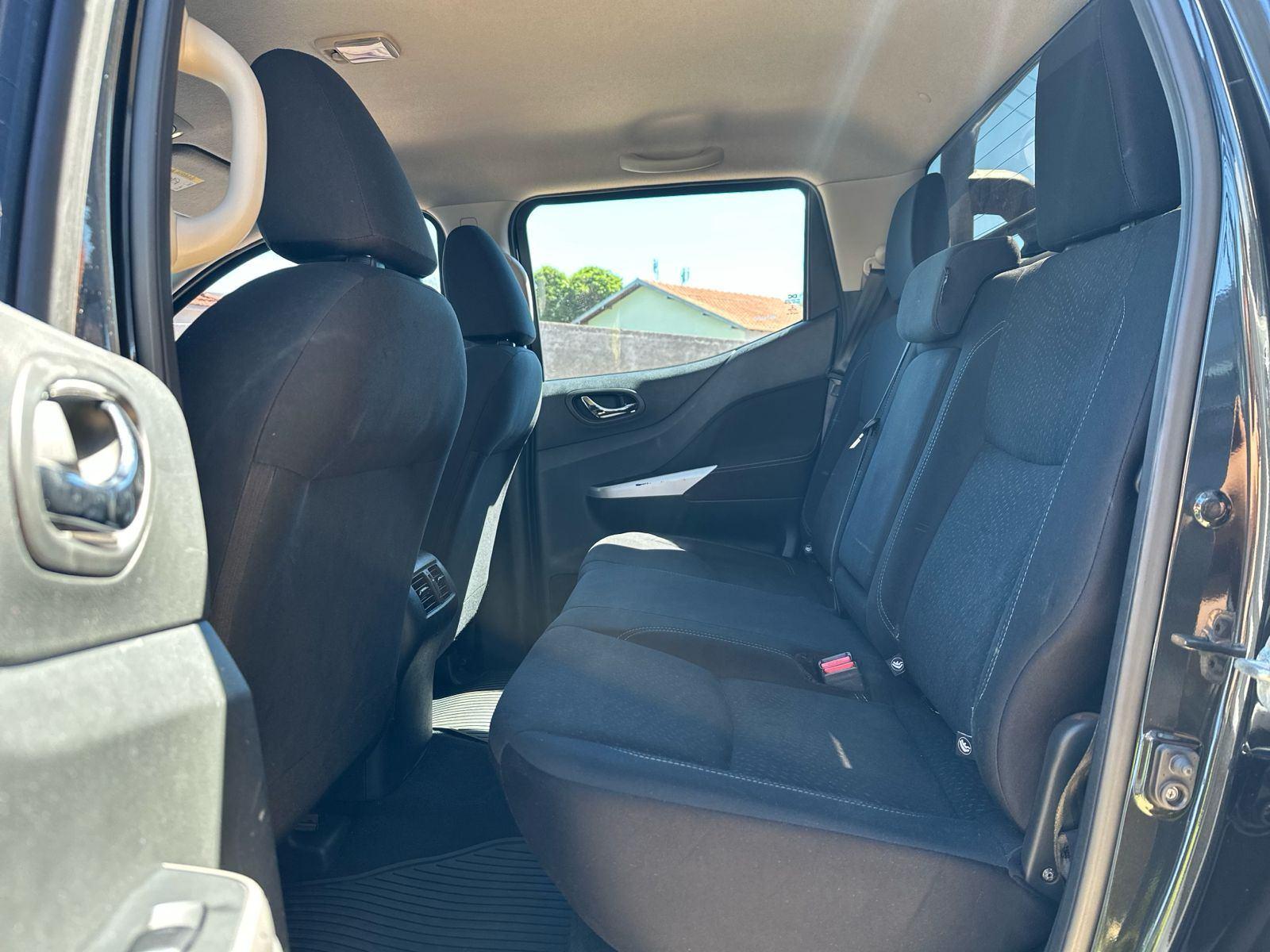 NISSAN Frontier - Foto