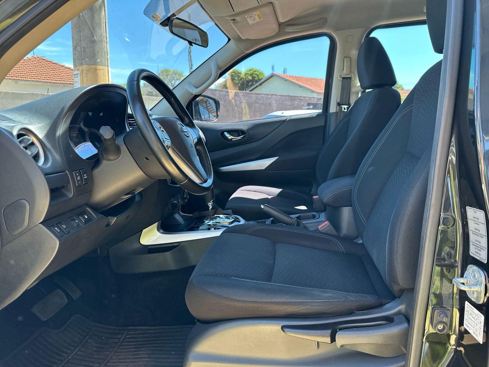 NISSAN Frontier - Foto