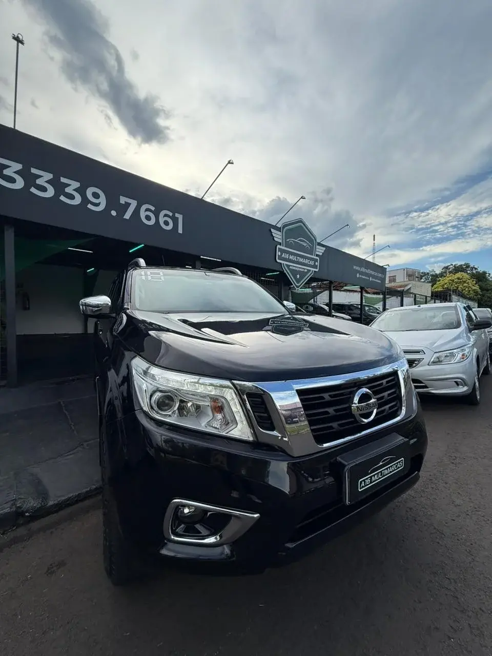 NISSAN Frontier - Foto