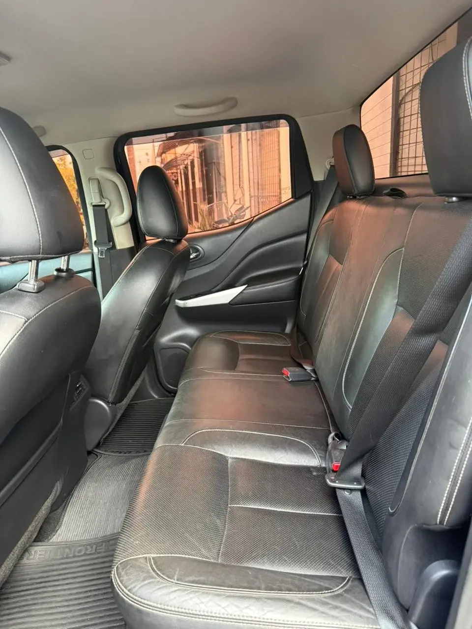 NISSAN Frontier - Foto