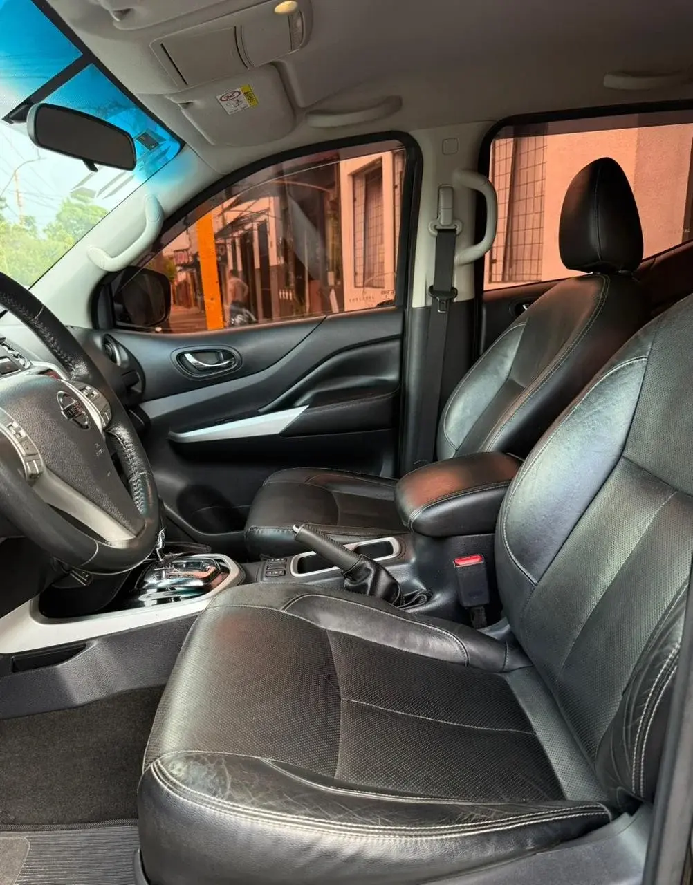 NISSAN Frontier - Foto