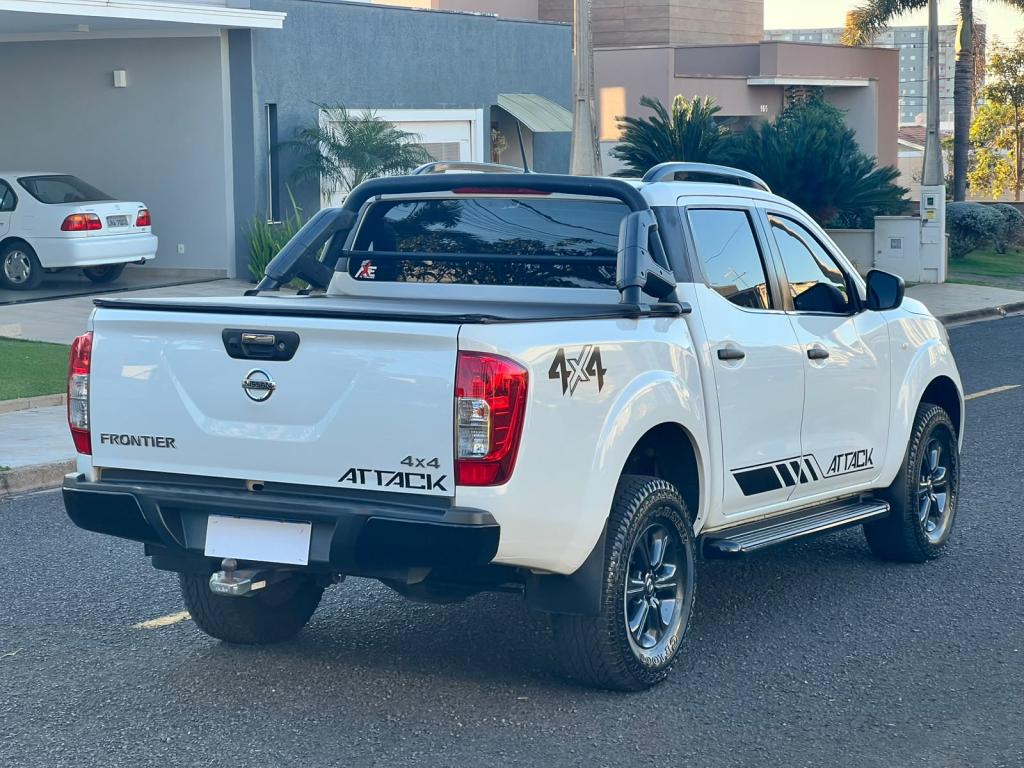 NISSAN Frontier - Foto
