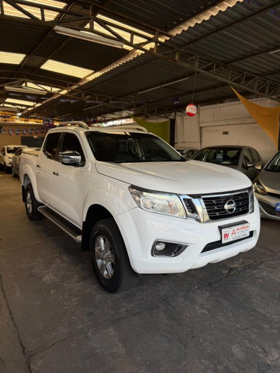 NISSAN Frontier - Foto