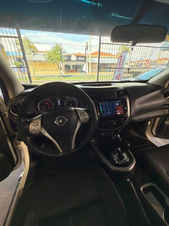 NISSAN Frontier - Foto