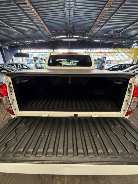 NISSAN Frontier - Foto