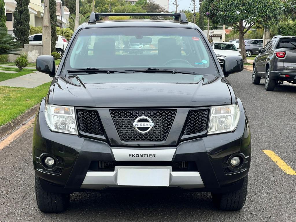NISSAN Frontier - Foto