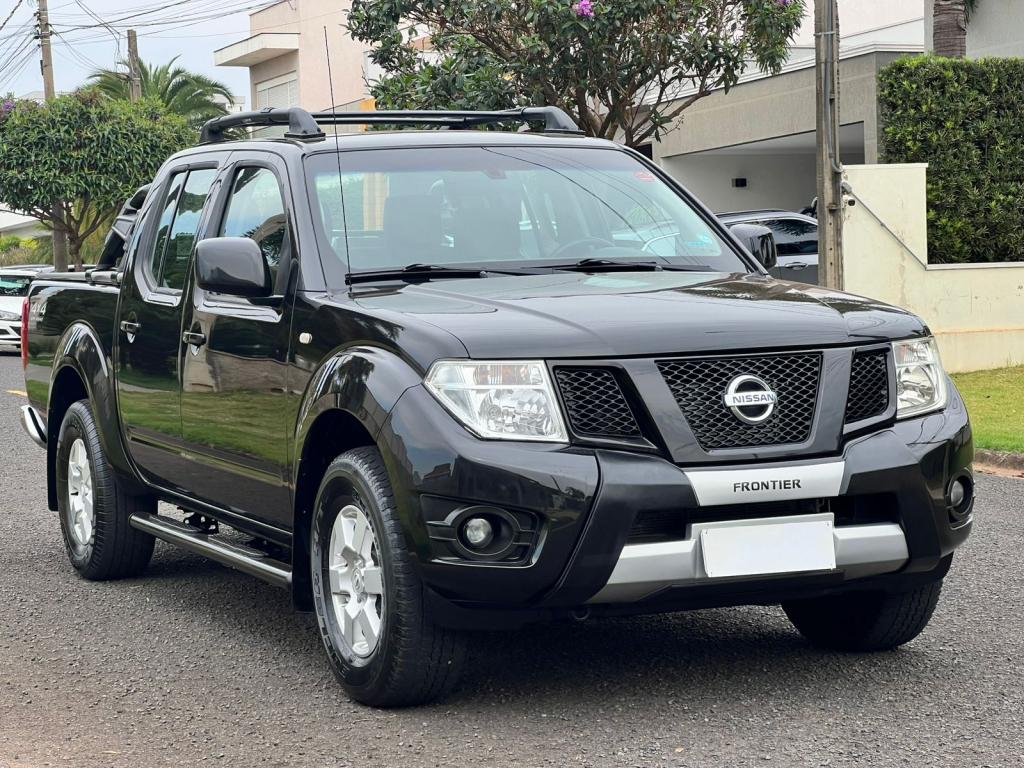 NISSAN Frontier - Foto